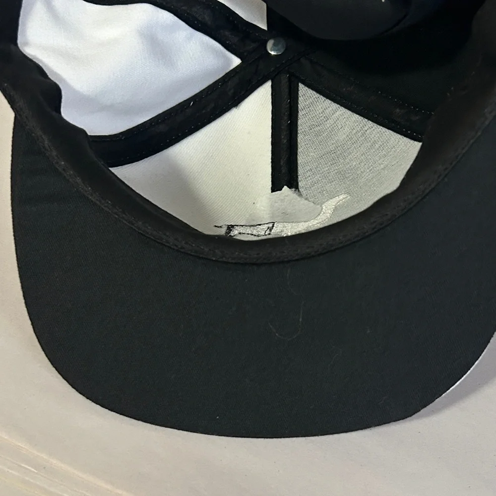 Camel Black and‎ White Men's Hat
